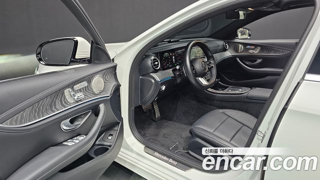 Mercedes-Benz E-Class E350 4MATIC AMG Line