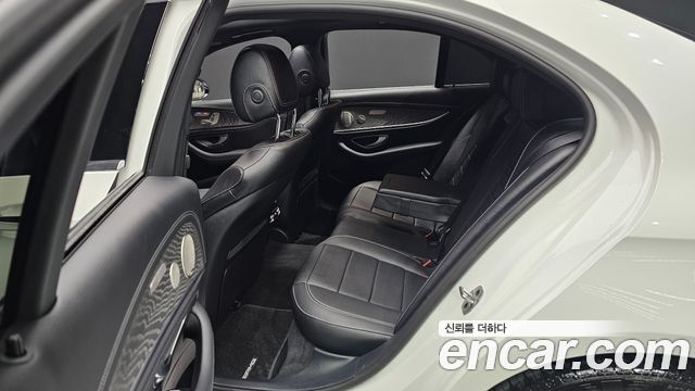 Mercedes-Benz E-Class E350 4MATIC AMG Line