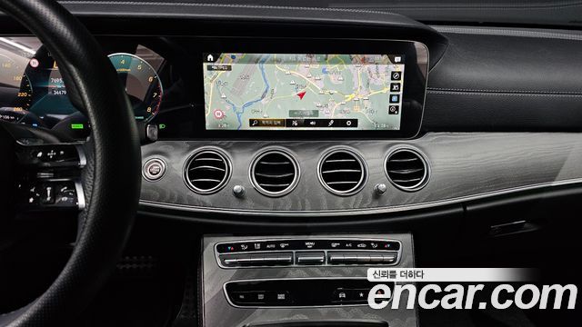 Mercedes-Benz E-Class E350 4MATIC AMG Line