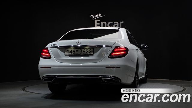 Mercedes-Benz E-Class E300 Avantgarde