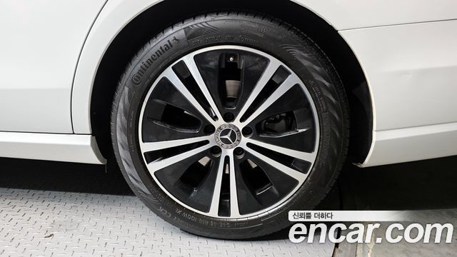 Mercedes-Benz E-Class E300 Avantgarde