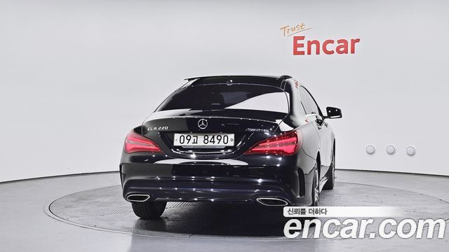 Mercedes-Benz CLA-Class CLA220 AMG Line