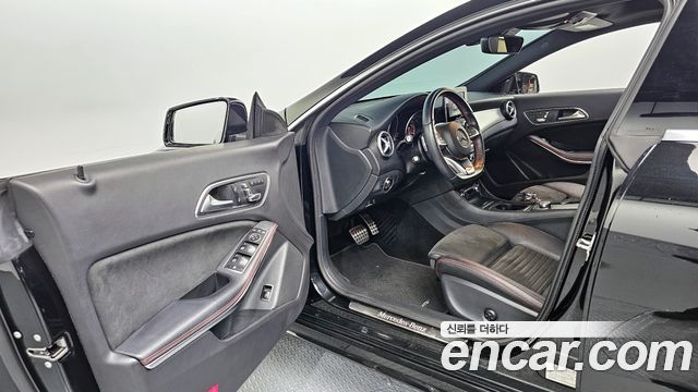 Mercedes-Benz CLA-Class CLA220 AMG Line
