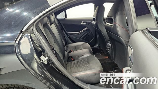 Mercedes-Benz CLA-Class CLA220 AMG Line