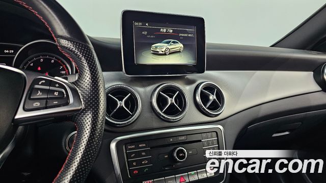 Mercedes-Benz CLA-Class CLA220 AMG Line