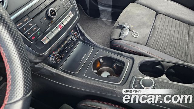 Mercedes-Benz CLA-Class CLA220 AMG Line