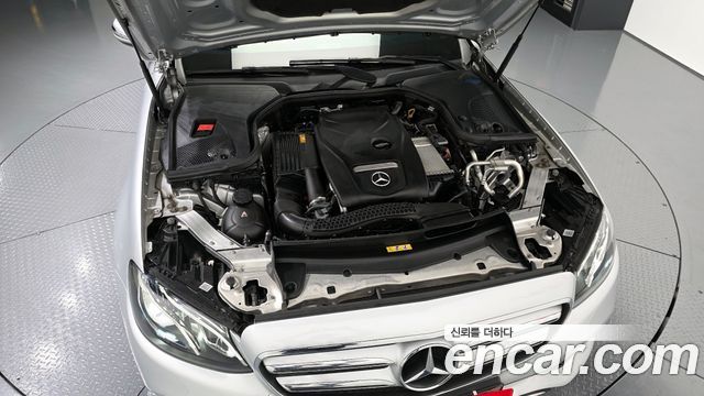 Mercedes-Benz E-Class E300 Avantgarde