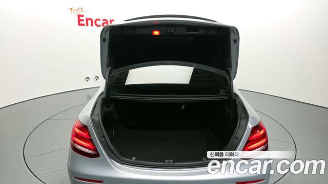 Mercedes-Benz E-Class E300 Avantgarde