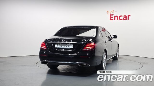 Mercedes-Benz E-Class E200 Avantgarde