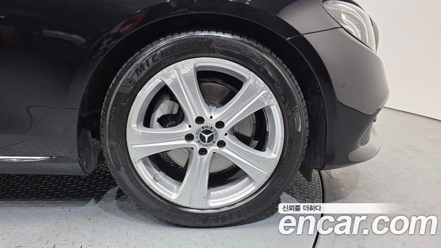 Mercedes-Benz E-Class E200 Avantgarde