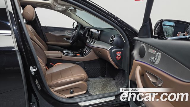 Mercedes-Benz E-Class E200 Avantgarde