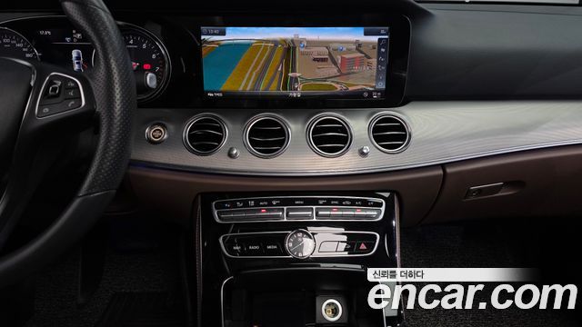 Mercedes-Benz E-Class E200 Avantgarde
