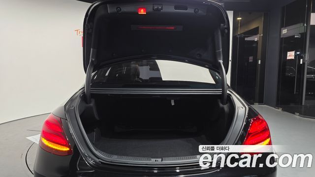 Mercedes-Benz E-Class E200 Avantgarde