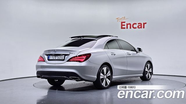 Mercedes-Benz CLA-Class CLA250 4MATIC
