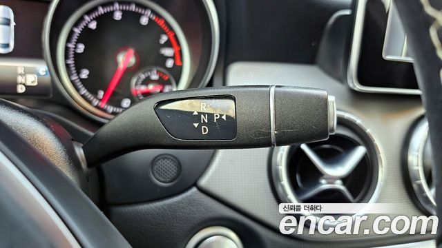 Mercedes-Benz CLA-Class CLA250 4MATIC