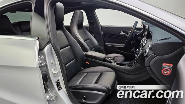 Mercedes-Benz CLA-Class CLA250 4MATIC