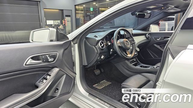 Mercedes-Benz CLA-Class CLA250 4MATIC