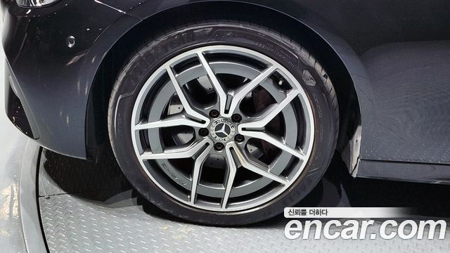 Mercedes-Benz E-Class E220d 4MATIC AMG Line