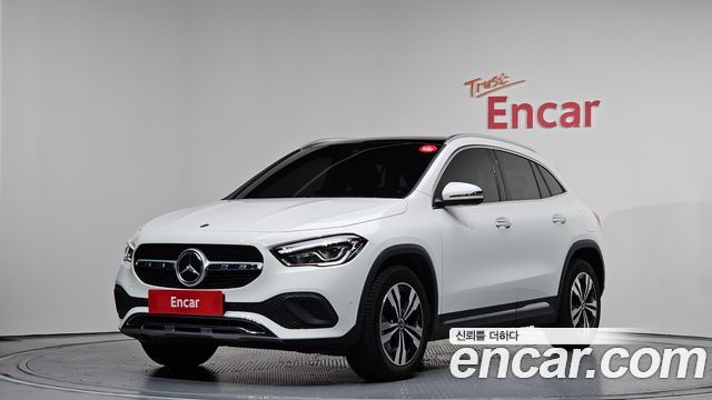 Mercedes-Benz GLA-Class GLA220