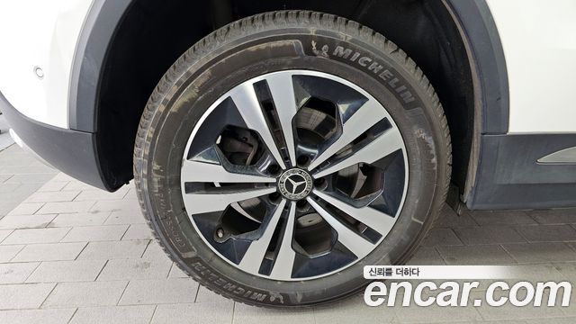 Mercedes-Benz GLA-Class GLA220