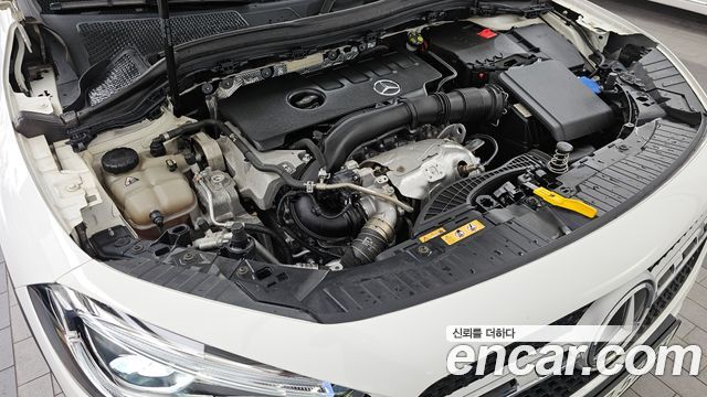 Mercedes-Benz GLA-Class GLA220