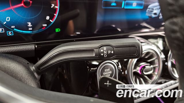 Mercedes-Benz GLA-Class GLA220