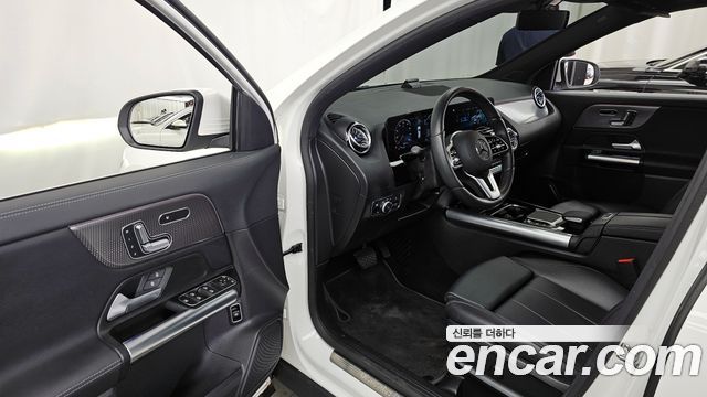 Mercedes-Benz GLA-Class GLA220