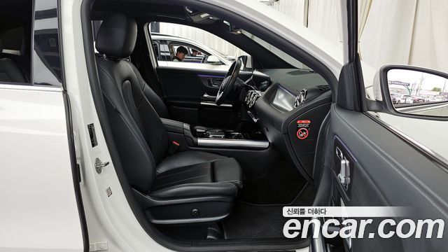 Mercedes-Benz GLA-Class GLA220