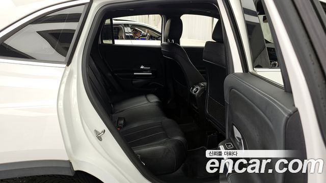 Mercedes-Benz GLA-Class GLA220