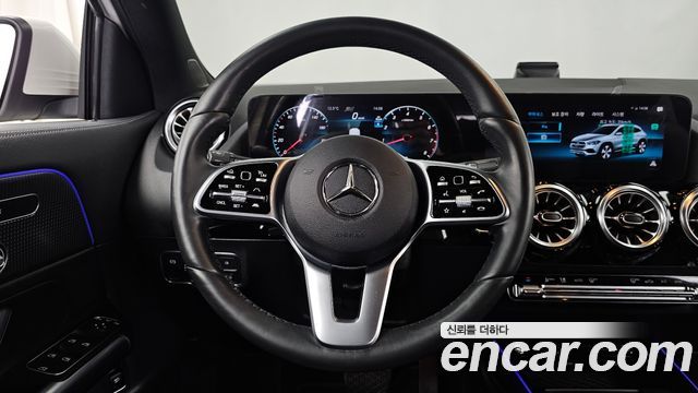 Mercedes-Benz GLA-Class GLA220