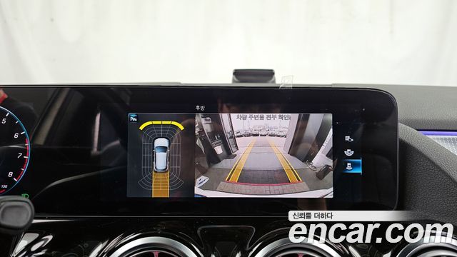 Mercedes-Benz GLA-Class GLA220