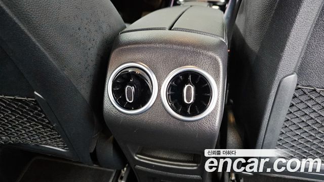 Mercedes-Benz GLA-Class GLA220