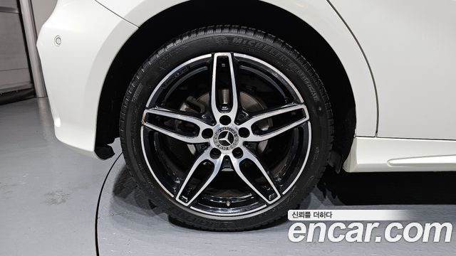 Mercedes-Benz A-Class A200 AMG Line