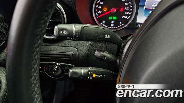 Mercedes-Benz C-Class C200