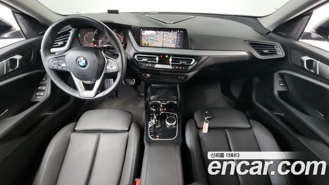 BMW 2-Series 220i Advantage