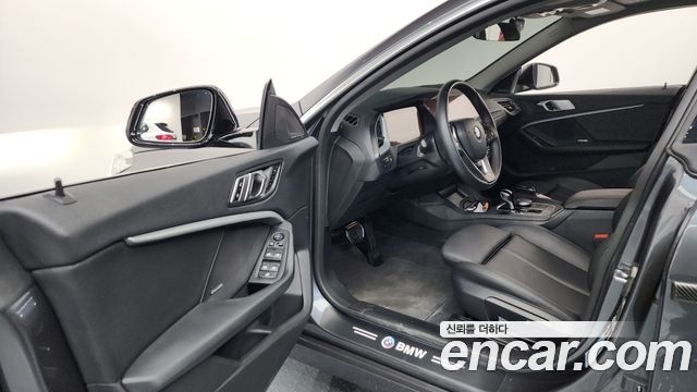 BMW 2-Series 220i Advantage