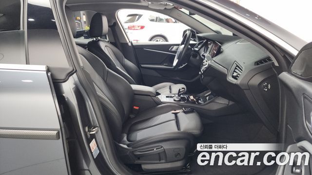 BMW 2-Series 220i Advantage