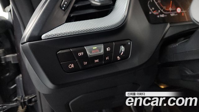 BMW 2-Series 220i Advantage