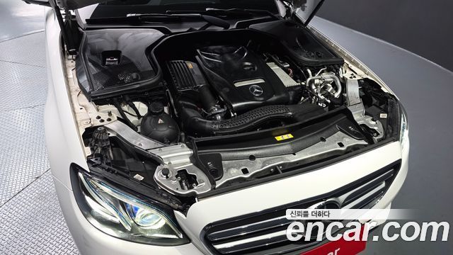 Mercedes-Benz E-Class E300 4MATIC AV Intelligent Drive
