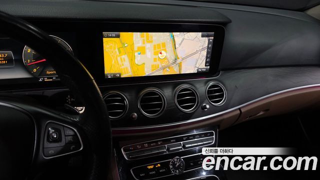 Mercedes-Benz E-Class E300 4MATIC AV Intelligent Drive