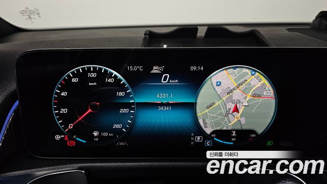 Mercedes-Benz GLB-Class GLB220