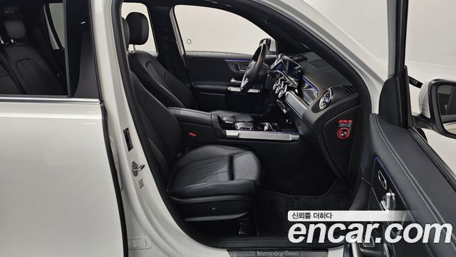 Mercedes-Benz GLB-Class GLB220