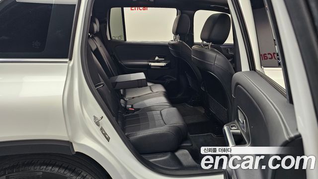 Mercedes-Benz GLB-Class GLB220