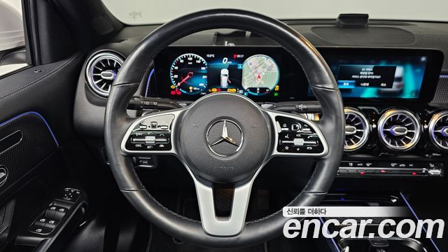 Mercedes-Benz GLB-Class GLB220
