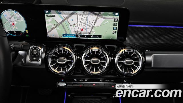 Mercedes-Benz GLB-Class GLB220