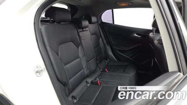 Mercedes-Benz GLA-Class GLA200 d
