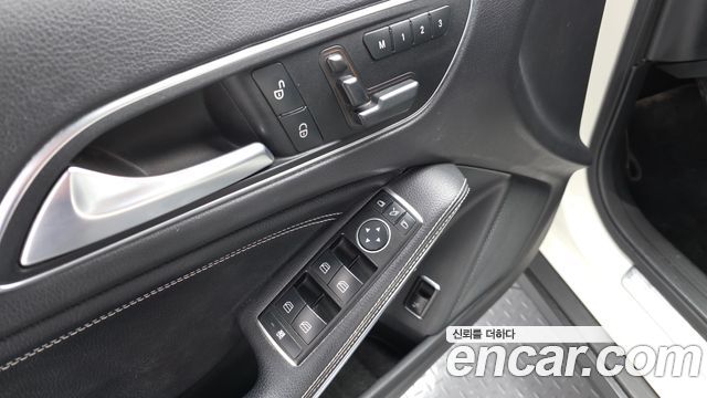 Mercedes-Benz GLA-Class GLA200 d