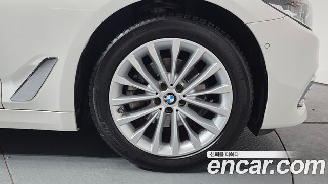 BMW 5-Series 520d Luxury Plus
