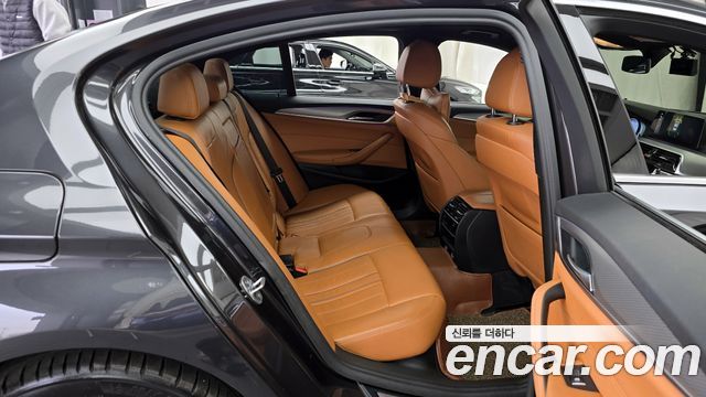 BMW 5-Series 520d xDrive M Sport Package