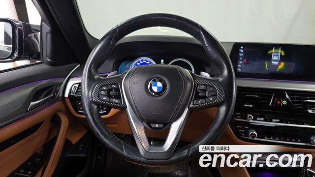 BMW 5-Series 520d xDrive M Sport Package